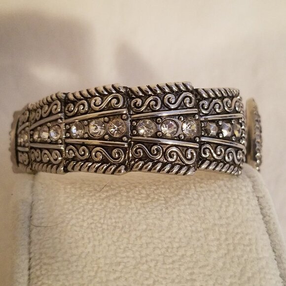 Silver watch cuff w rhinestones w attached battery - Picture 4 of 4
